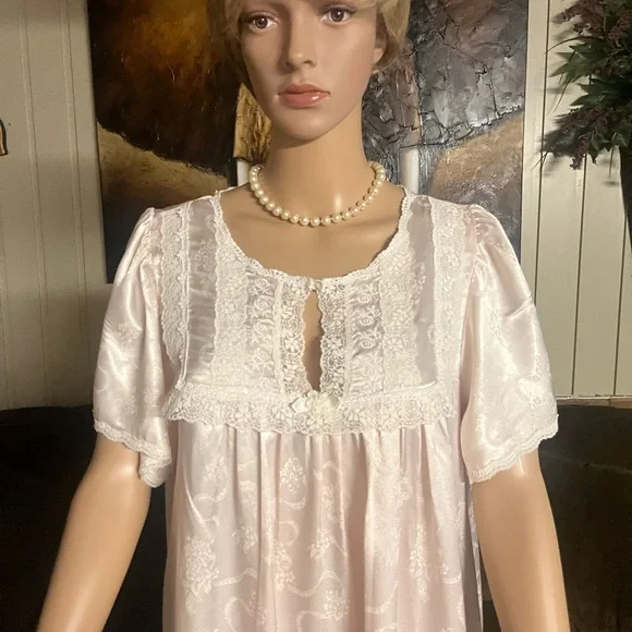 Vintage~ Christian Dior Size Medium Pink Elegant Nightgown